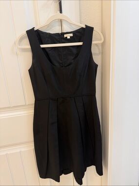 Shoshanna Black Sleeveless Scoop Neck Pleated Mini Dress